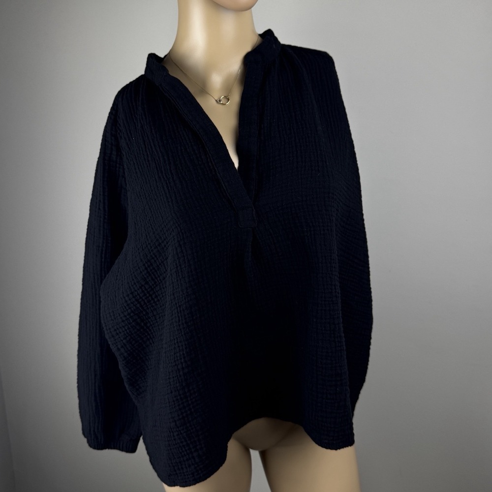 Natalie Busby Top Womens Medium Gauze‎ Organic Cotton Black V Neck Popover